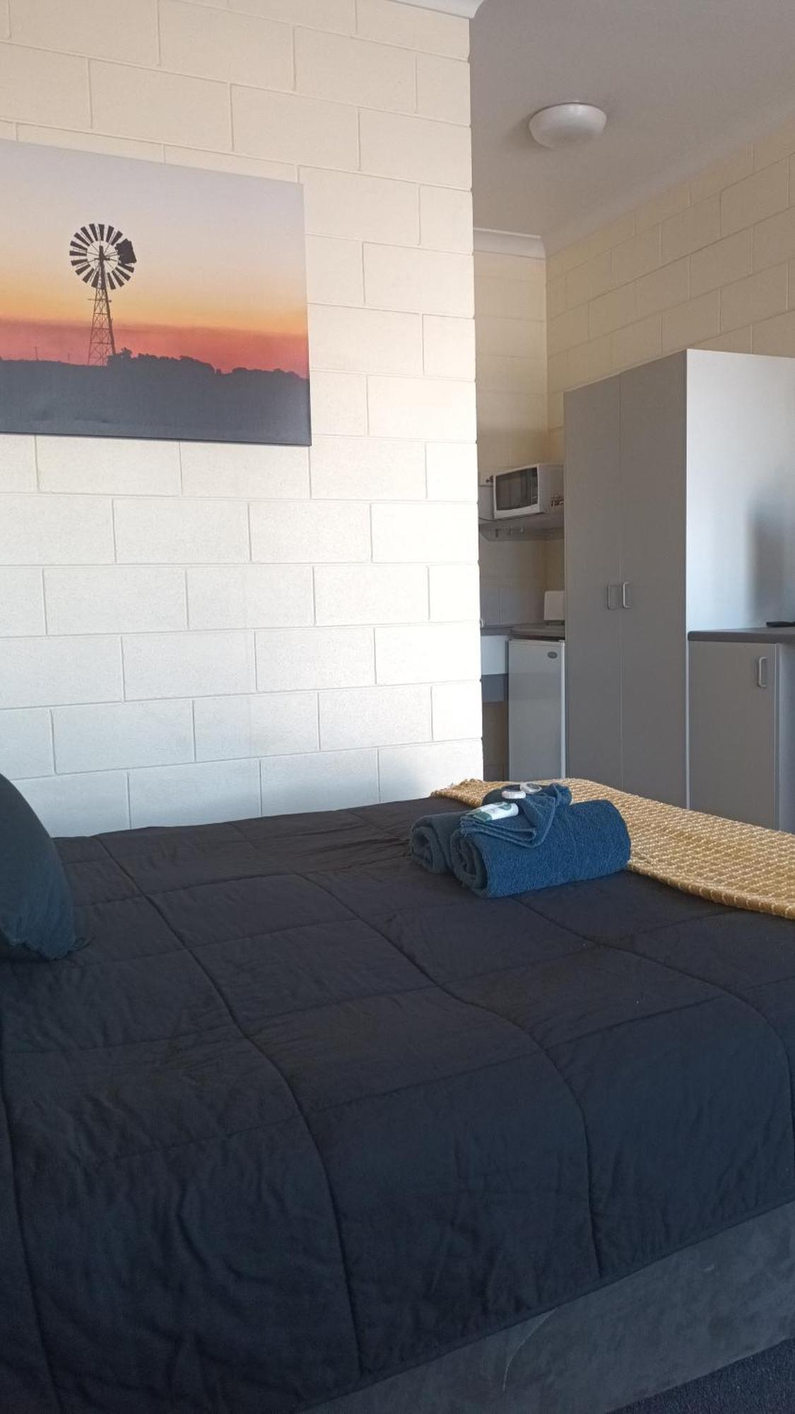 Point Motel 3*
