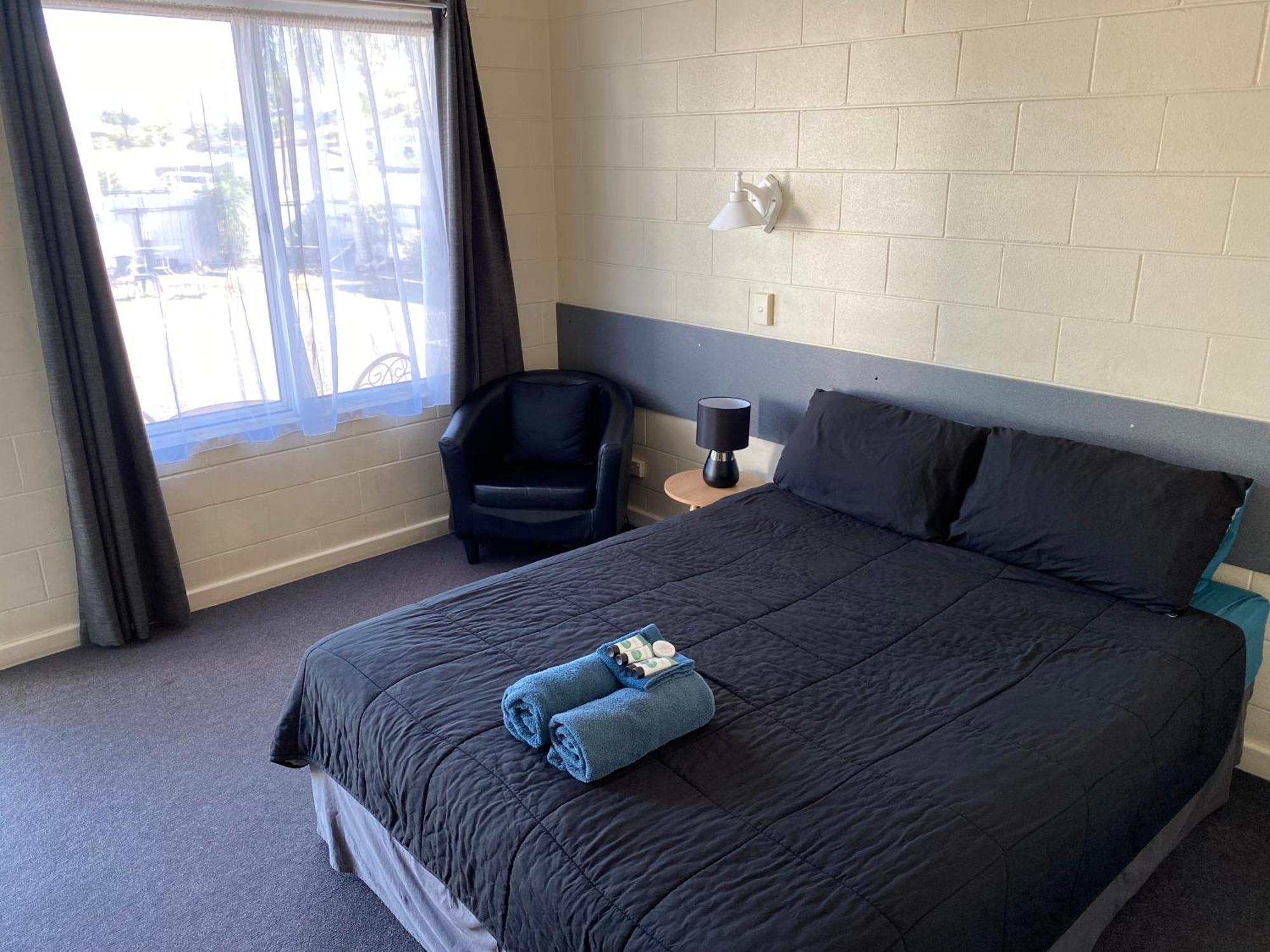 Point 3* Mount Isa